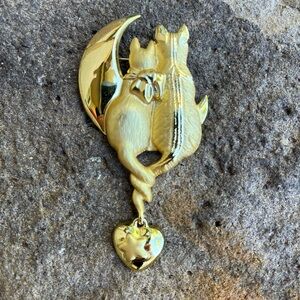 Vintage Cat Kitty Lovers Brooch Sweetheart Valentine Gift Gold Cute Heart ❤️